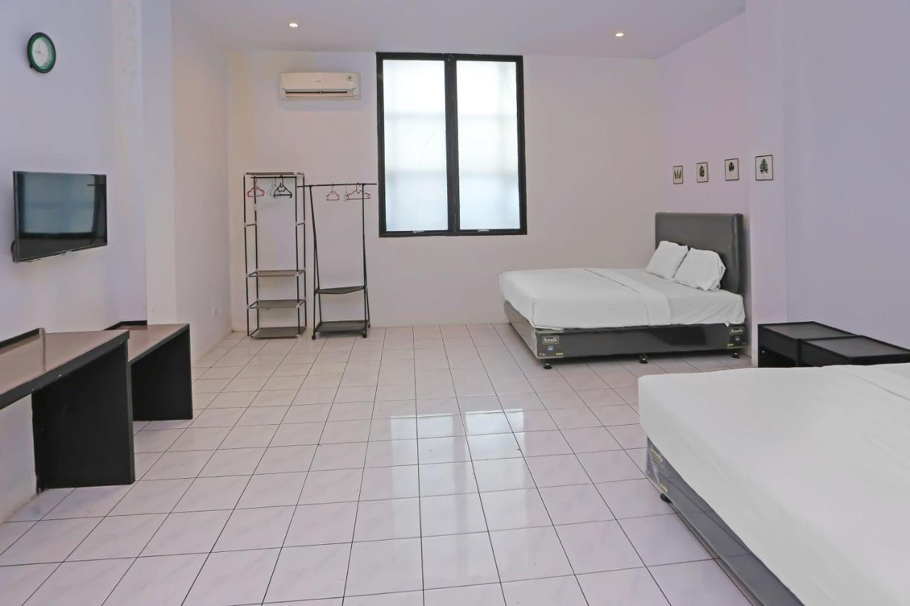 Collection O 92739 Hotel Pintu Besar Dżakarta Zewnętrze zdjęcie