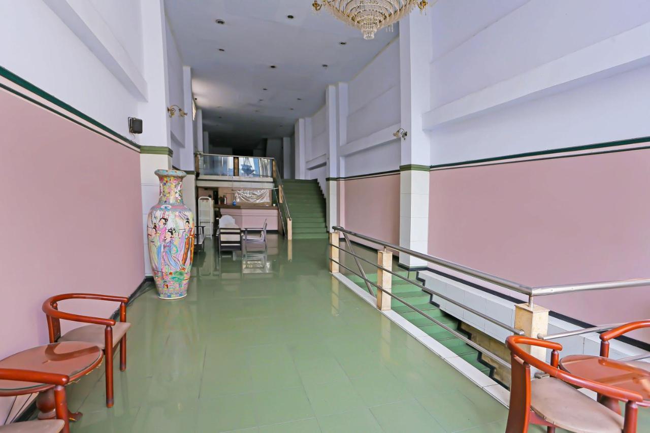 Collection O 92739 Hotel Pintu Besar Dżakarta Zewnętrze zdjęcie