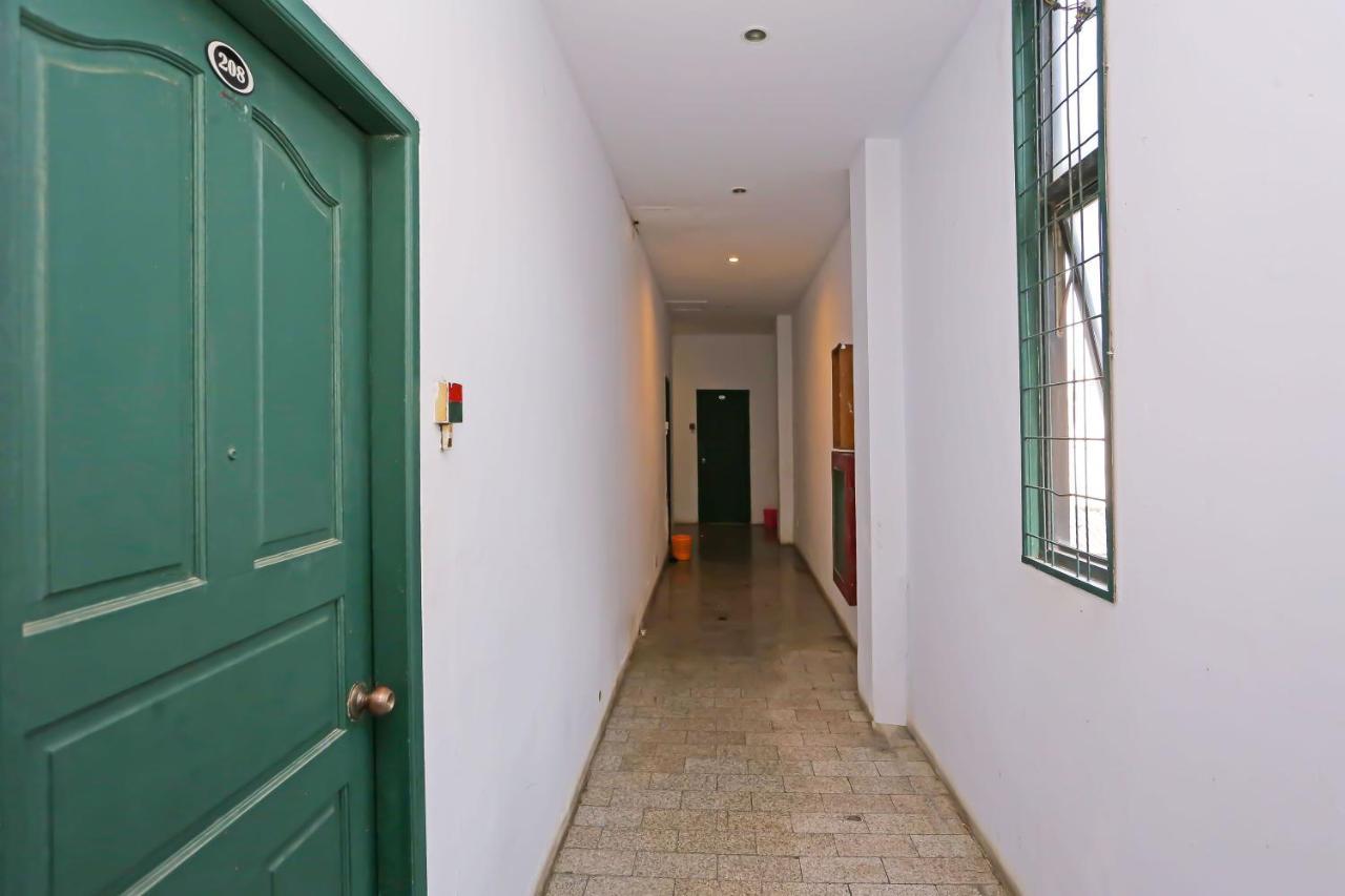Collection O 92739 Hotel Pintu Besar Dżakarta Zewnętrze zdjęcie